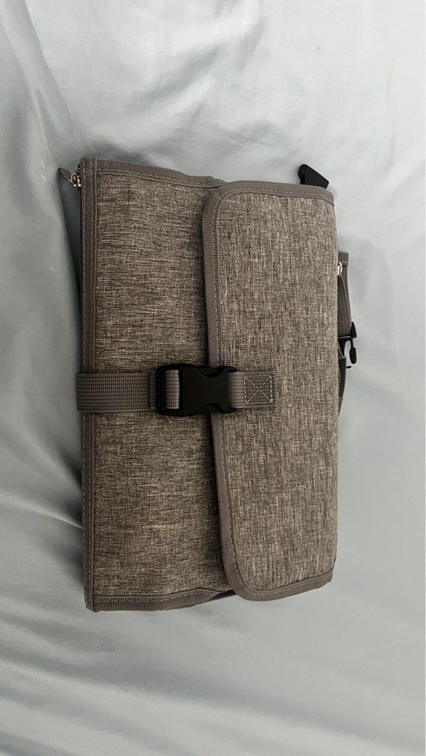 Diaper changing pad (Category: Baby Toiletries & Grooming) located in Makati City. Submitted by sweetdeclutter (Listing ID 1385832515, Image 1). Description: .