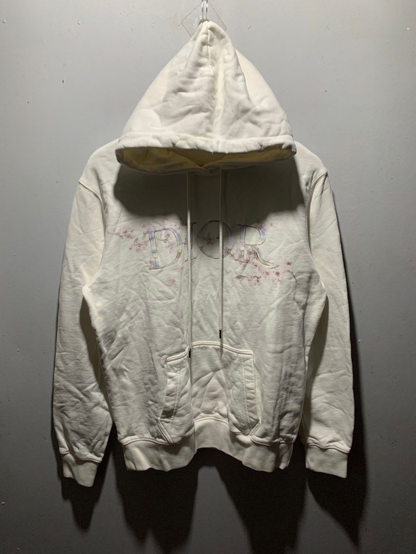 DIOR SORIYAMA (Category: Luxury Apparel) located in Butuan. Submitted by rcycl (Listing ID 1385967673, Image 1). Description: 💎DIOR HOODIE SORIYAMA SIZE:23WIDTH 30LENGTH FIT LARGE TO XL CONDITION:9.6/10 NO ISSUE PRICE:DM ME.