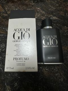 (Category: ) located in . Submitted by perfumesrus.sg (Listing ID 1385966307, Image 1). Description: .