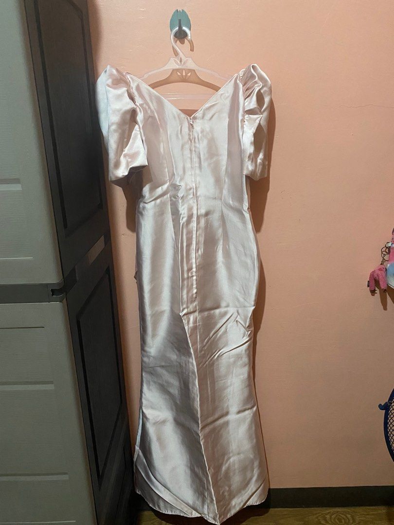 Filipiniana Gown (Category: Evening dresses & gowns) located in Sagay. Submitted by cythera331 (Listing ID 1385877594, Image 2). Description: Can fit small-medium Used twice RFS: Decluttering .