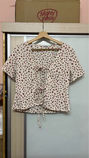 (Category: ) located in . Submitted by tashopreloved (Listing ID 1385865488, Image 1). Description: .
