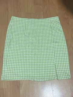 (Category: ) located in . Submitted by clothesforadoption (Listing ID 1385987518, Image 1). Description: .