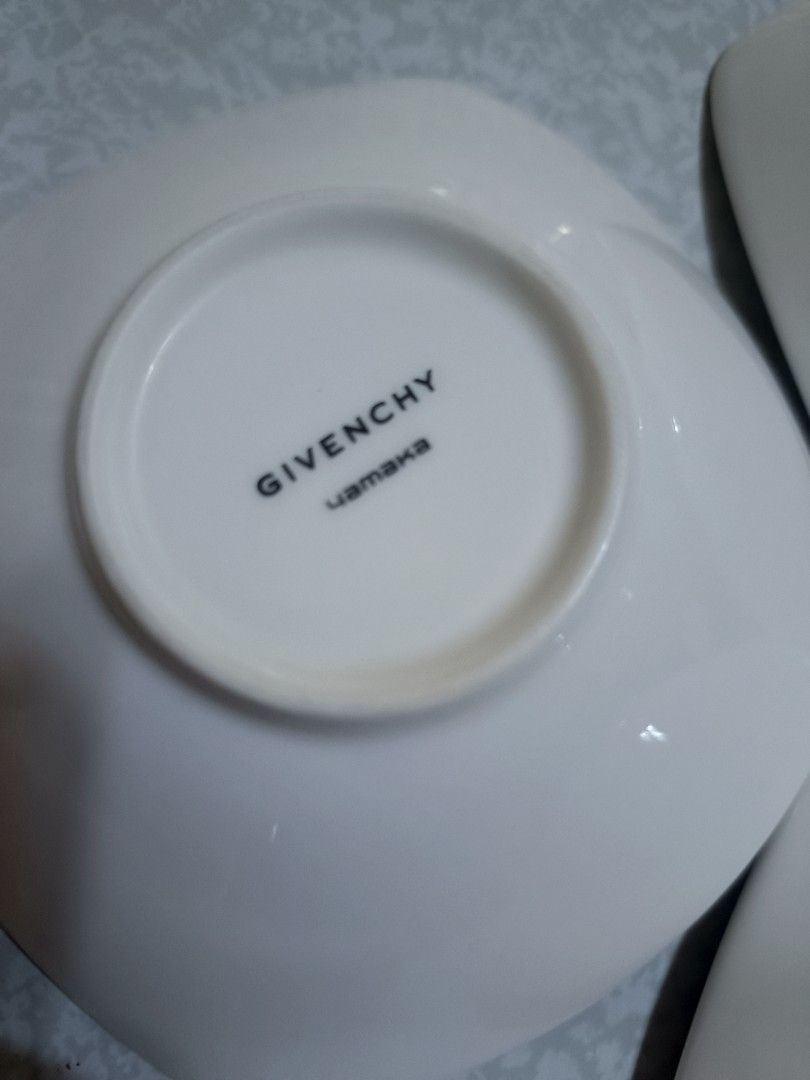 Givenchy Yamaka set of 3 only (Category: Other Kitchenware & Tableware) located in Cabanatuan. Submitted by glaemour01 (Listing ID 1385825731, Image 2). Description: decluttering.. 3 pc only.
