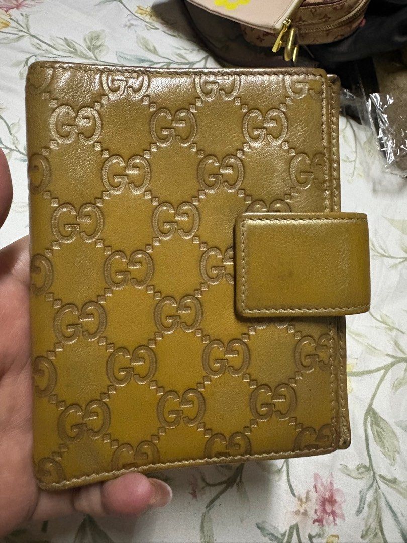 Gucci passport case (Category: Luxury Bags & Wallets) located in Paranaque City. Submitted by shopofashopaholic (Listing ID 1385981499, Image 1). Description: Gucci This used to be an agenda but we converted to a passport holder.