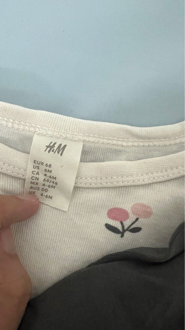 H&M long sleeves (Category: Babies & Kids Fashion) located in Makati City. Submitted by sweetdeclutter (Listing ID 1385815331, Image 3). Description: .