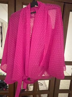 (Category: ) located in . Submitted by fashionablefashionista (Listing ID 1385978370, Image 1). Description: .