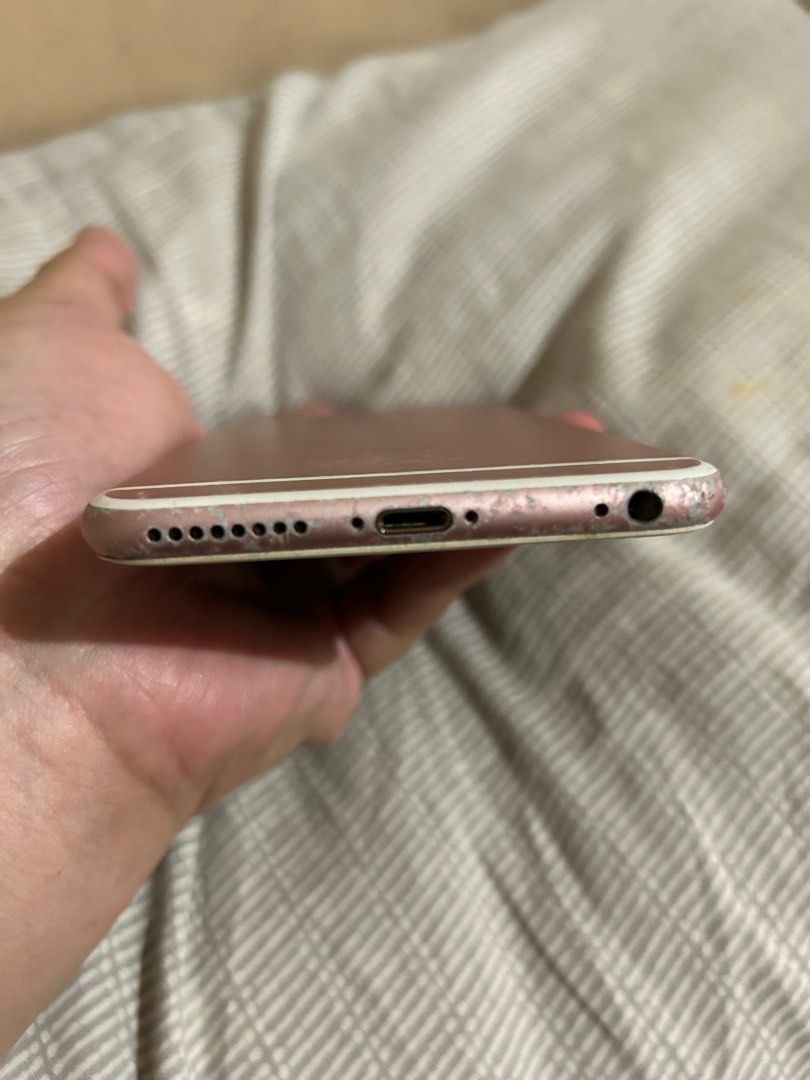 Iphone 6s Plus 128gb Rosegold (Category: iPhone 6 Series) located in Manila. Submitted by katespadechic (Listing ID 1385933320, Image 3). Description: First Owner Japan Variant natapon ko na pala ung box 💯% legit lahat ng iphone ko lage galing japan from my mom💗 Fully Unlock any sim will work Issues scratches due to iphone cases Needs battery replacement lang The rest all goods pa as seen on pic Unit only no inclusions-.