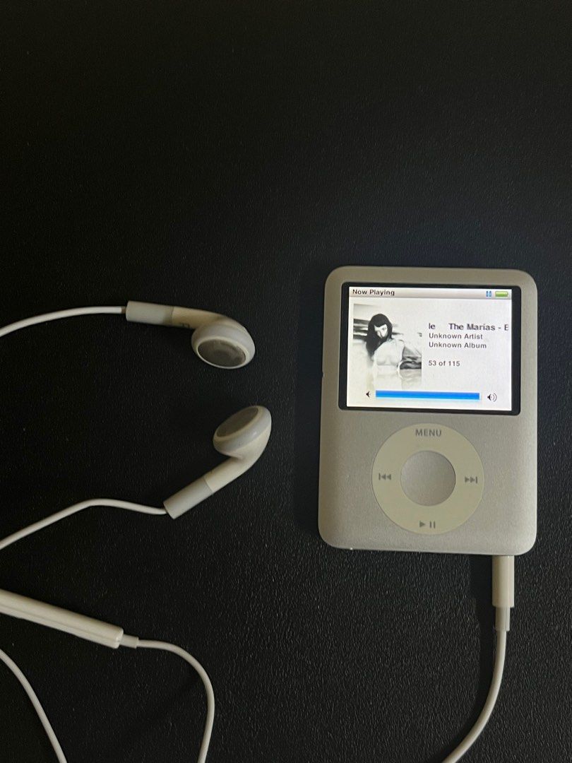 IPOD NANO 4G (Category: Other Audio Equipment) located in Davao. Submitted by shopbyxiu (Listing ID 1385985241, Image 2). Description: new battery (matagal ma lowbatt) dm for more pics may onting chipped lang sa left side (see photos) .