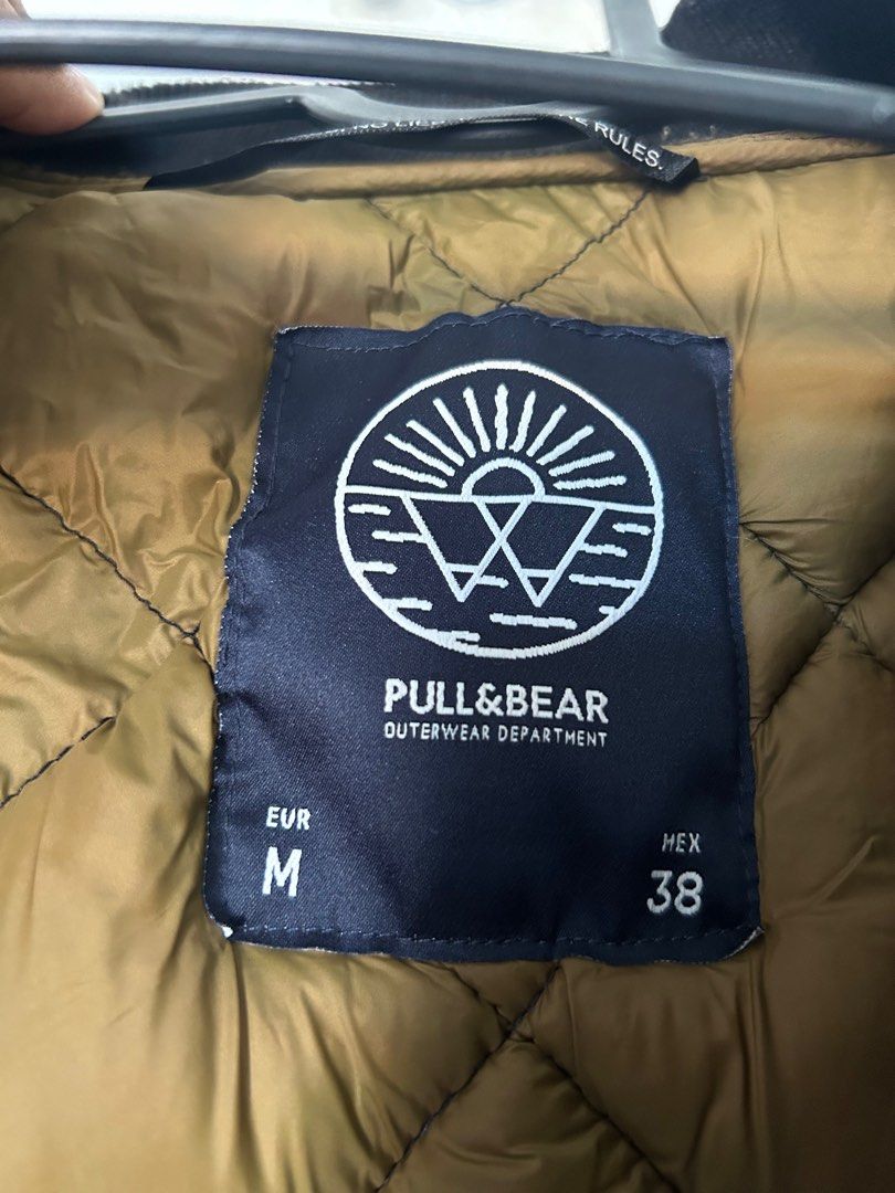 Jacket (Category: Coats, Jackets and Outerwear) located in Petaling Jaya. Submitted by powjane (Listing ID 1385875492, Image 3). Description: .