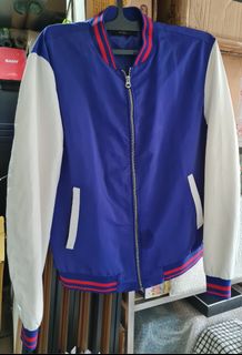 (Kategori: ) berada di . Dikirim oleh b4571an.authentic (ID iklan 1385903226, Gambar 1). Deskripsi: .