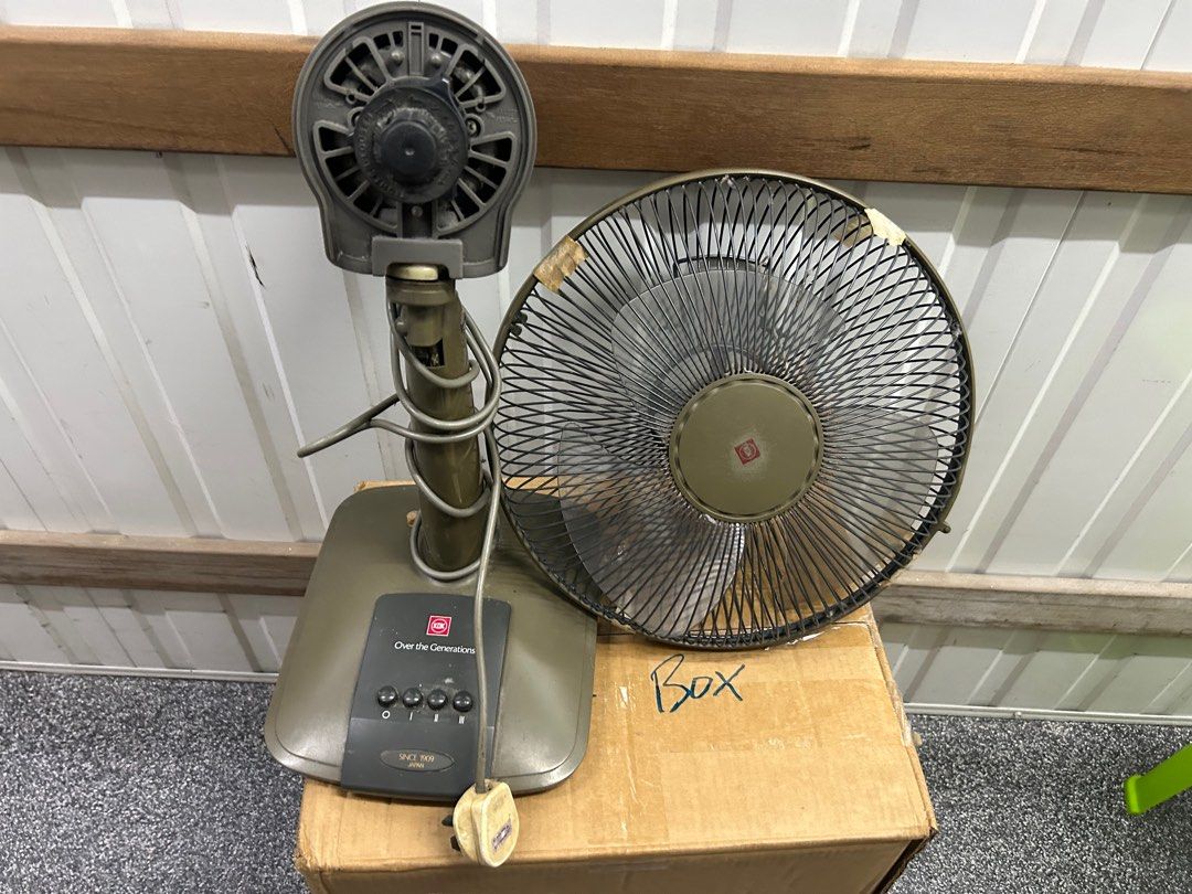 KDK standing fan (Category: Fans) located in Singapore. Submitted by catch21hfdhbbxdr (Listing ID 1385816632, Image 2). Description: Check photo for dimensions .