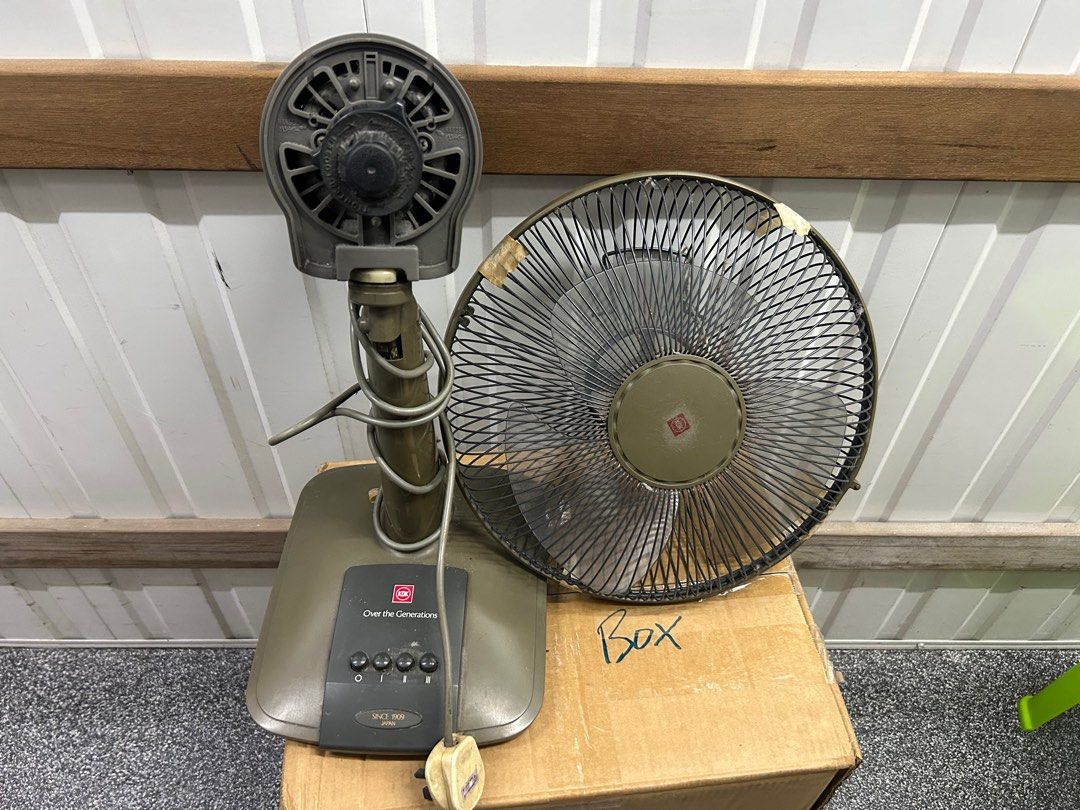 KDK standing fan (Category: Fans) located in Singapore. Submitted by catch21hfdhbbxdr (Listing ID 1385816632, Image 1). Description: Check photo for dimensions .