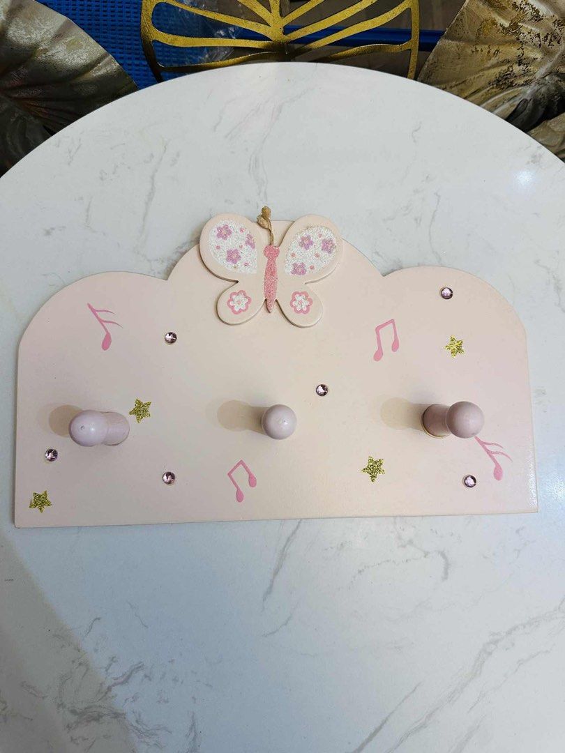 Kids ROOM coat hanger 2pcs set (Category: Other Home Decor) located in Mandaluyong City. Submitted by kidssection_2891 (Listing ID 1386000689, Image 2). Description: .