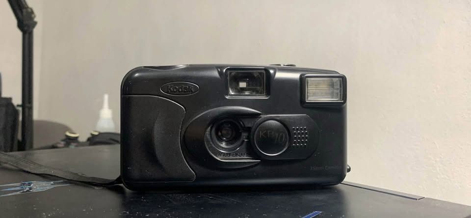 Kodak KB10 Film Camera (Category: Cameras) located in Quezon City. Submitted by probrofister (Listing ID 1385878531, Image 1). Description: Point and shoot film camera Still in working condition **Flash charges up but does not fire Meetup or deliver thru Lalamove, etc..