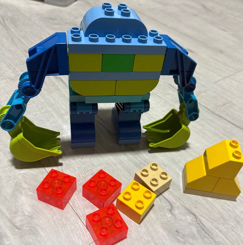 Rare LEGO Duplo Disney Miles from Tomorrowland™ Miles' Exo-Flex