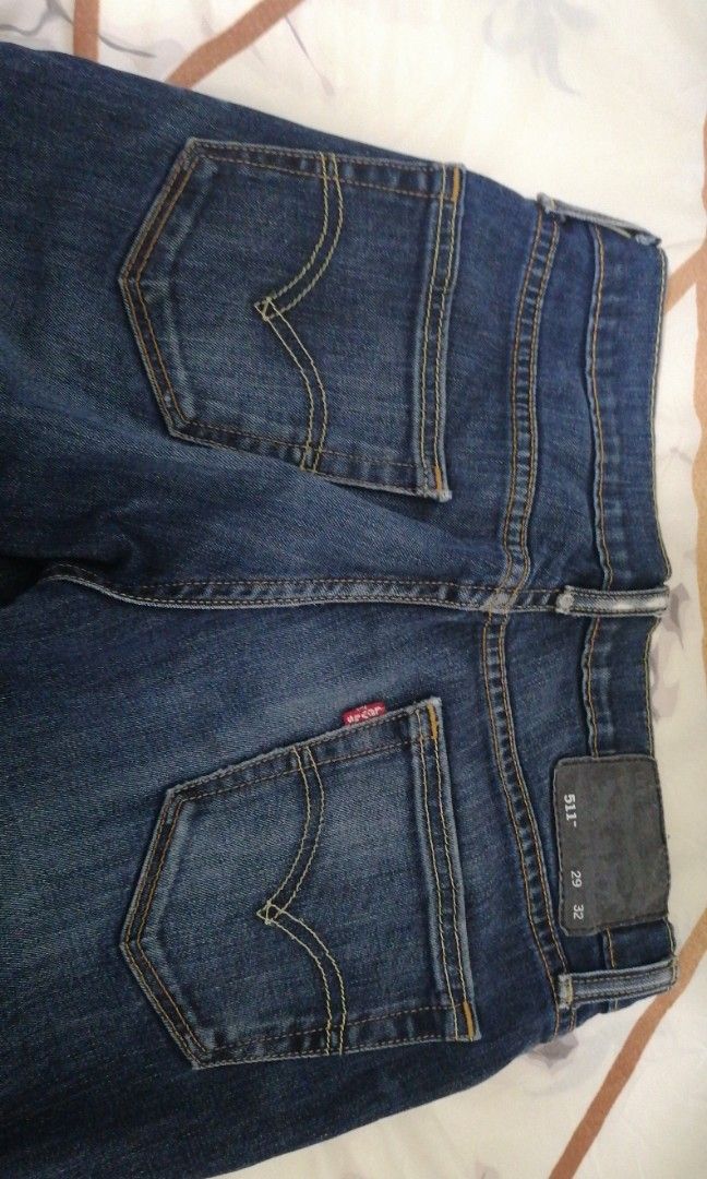 Levis (Category: Jeans) located in Kuching. Submitted by yeong898 (Listing ID 1385979052, Image 3). Description: size 29 slim fit 9/10 condition.
