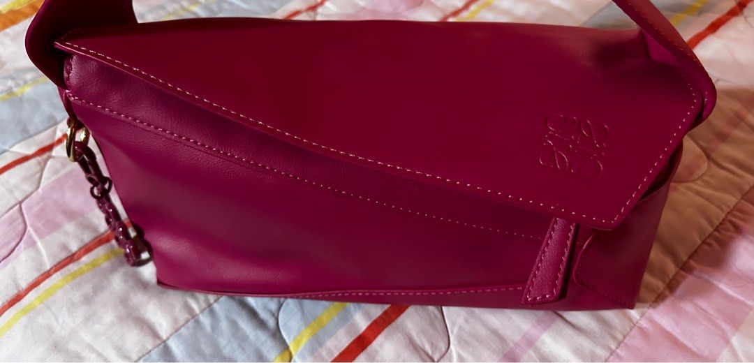 Loewe Puzzle (Category: Shoulder Bags) located in Manila. Submitted by bchrssm (Listing ID 1385883216, Image 2). Description: .