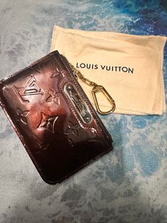(Category: ) located in . Submitted by bagsluxpreloved (Listing ID 1385875584, Image 1). Description: .