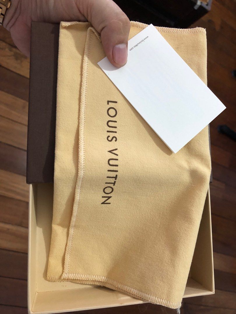 LV wallet box (Category: Luxury Bags & Wallets) located in Manila. Submitted by watchmefor (Listing ID 1385850508, Image 3). Description: Lv wallet box Dm.