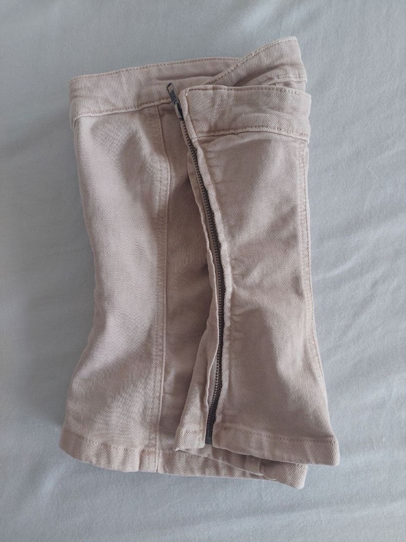 Mango Denim Strapless Top in Sand Color (Category: Others Tops) located in Quezon City. Submitted by camiestuff (Listing ID 1385837020, Image 3). Description: Denim-style cotton fabric. Straight design. Sleeveless. Strapless. Side zip fastening. Total look. Festival Season. Never worn RFS: size is a bit small for me. Bought for P1295 from their website and selling it for only P600 Its a cute and stylish top, and if only i got the size correct, th