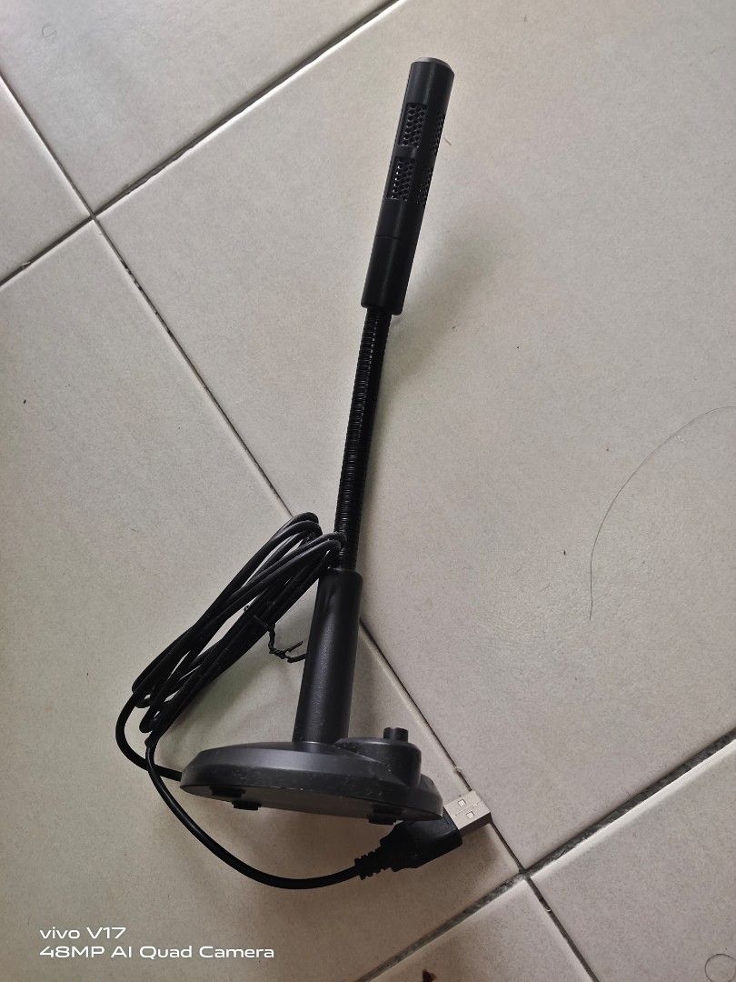 Microphone (Category: Microphones) located in Cyberjaya. Submitted by goldeneagle_ge4922 (Listing ID 1385919921, Image 3). Description: Assalamualaikum dan selamat sejahtera, Microphone usb untuk dijual. Keadaan baik. Pick up di Putrajaya. RM10.