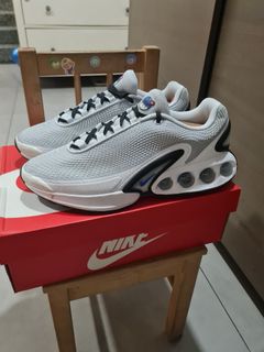 (Category: ) located in . Submitted by nike7111 (Listing ID 1385968164, Image 1). Description: .