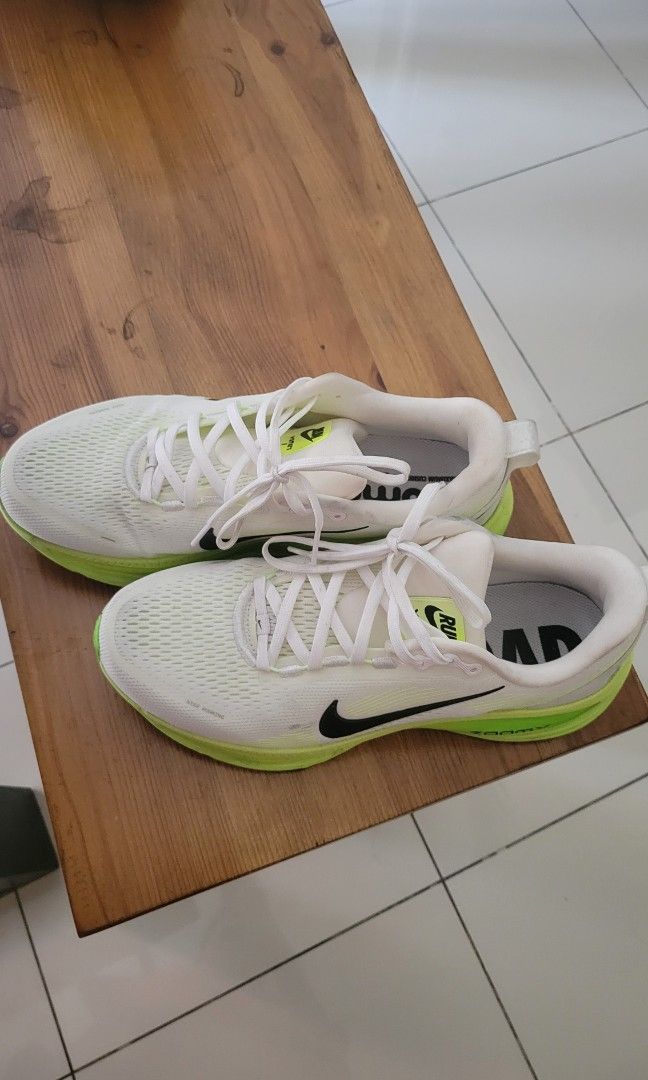 Nike Vomero 18 US sz. 9.5 (Category: Sneakers) located in Mandaluyong City. Submitted by mabvit (Listing ID 1385818814, Image 2). Description: bought in Nike Ginza Tokyo no box men's us sz. 9.5 used 10x for road running, with scratches, scuffs buyer adds shipping fee rfs: upgraded to Vomero Plus.