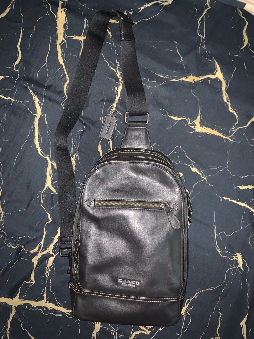 Original Coach Graham Pack Sling for Men - Used (Category: Sling Bags) located in Manila. Submitted by filfer (Listing ID 1385967448, Image 3). Description: Original Coach Graham Pack sling for men - Used Bought for 12k Lightly used and there are signs of usage as seen on photos Selling it for 2,500 - slightly negotiable.