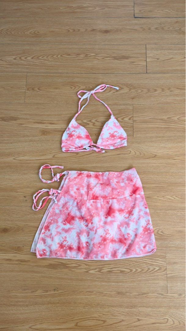 PINK SWIMSUIT WITH COVER UP (Category: Bikinis & Swimsuits) located in Cavite. Submitted by pmspreloved (Listing ID 1385961253, Image 2). Description: Item: PINK SWIMSUIT WITH COVER UP Condition: 10/10 (used for fitting only) Size: M Price: ₱150 —————— 🎀 FOR SURE BUYERS PLS SEND 🎀 Name Address Contact number —————— 🎀 PLS READ! 🎀 -Shipping of items will be done 1 day after payment has been settled (M-F only!) unless seller will advise you ship