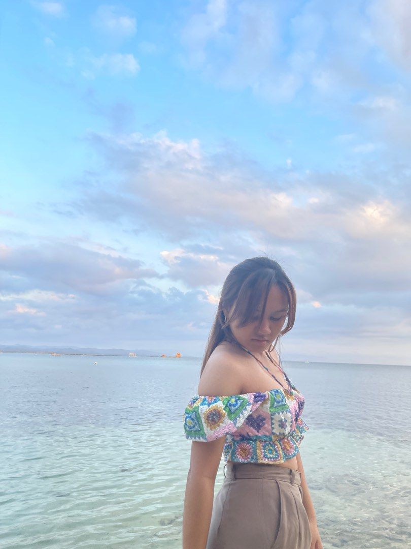 Pomelo summer top (Category: Others Tops) located in Quezon City. Submitted by sofieegee (Listing ID 1385956277, Image 2). Description: .