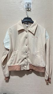 (Kategori: ) berada di . Dikirim oleh preloved.ayra (ID iklan 1385842691, Gambar 1). Deskripsi: .