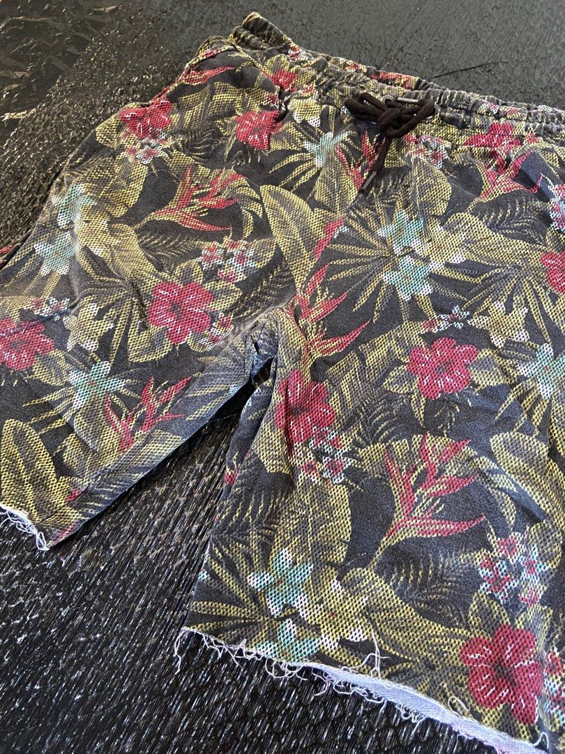 Random shorts (Category: Shorts) located in Manila. Submitted by acethriftstop (Listing ID 1385871370, Image 2). Description: Route 66 Dimes: 28-34 x 19 leg open 10 100 pesos only.