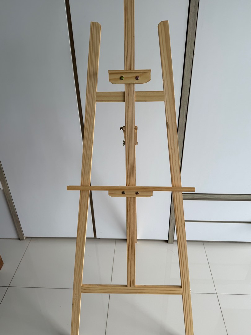 [Rental] Wooden Easel Stand, Photo Stand, Photo Gallery, Wedding Decor ...