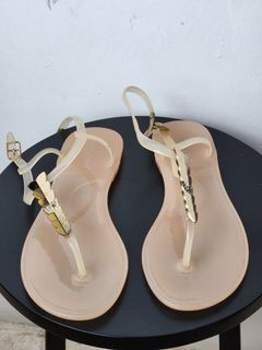 (Kategori: ) berada di . Dikirim oleh dindaprelovedstuff (ID iklan 1385962010, Gambar 1). Deskripsi: .