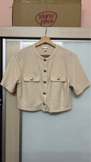 (Category: ) located in . Submitted by tashopreloved (Listing ID 1385866254, Image 1). Description: .
