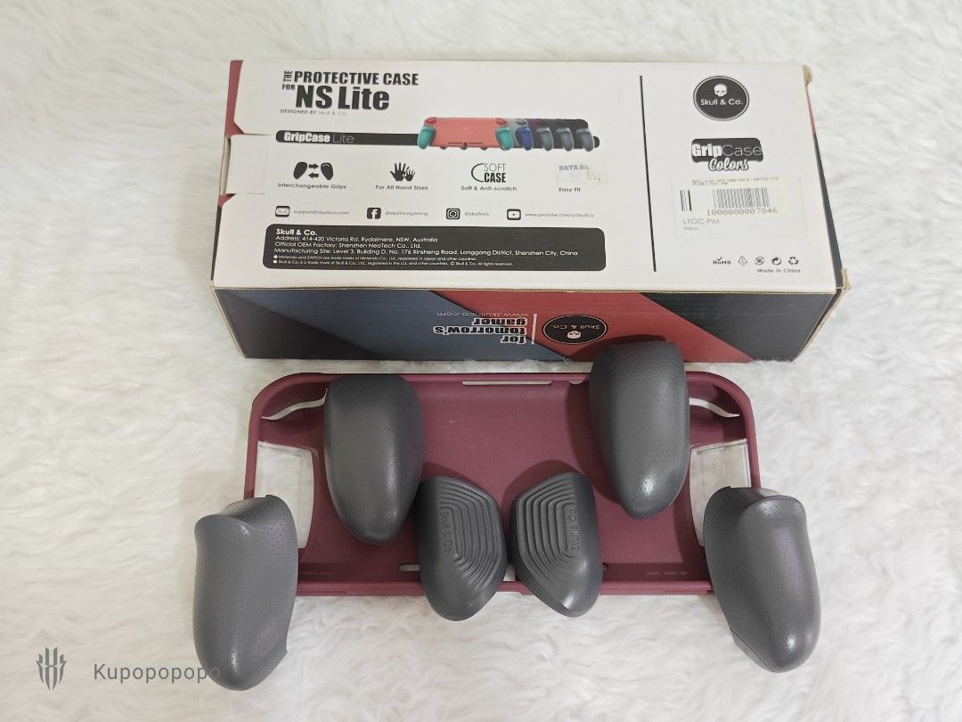 [SWITCH LITE] SkullnCo Case Set - Plum (Category: Cases & Covers) located in Antipolo. Submitted by behowling (Listing ID 1385852576, Image 1). Description: Wala nang ganito sa physical and online shops, if meron ka nakita pasend link naman 🤣 hanap po ako black eh. NO ISSUES ✨ Complete w/box , no cracks, no heavy scratch/dent..