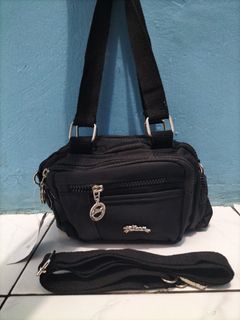 (Kategori: ) berada di . Dikirim oleh azka_bag_shop (ID iklan 1385851677, Gambar 1). Deskripsi: .