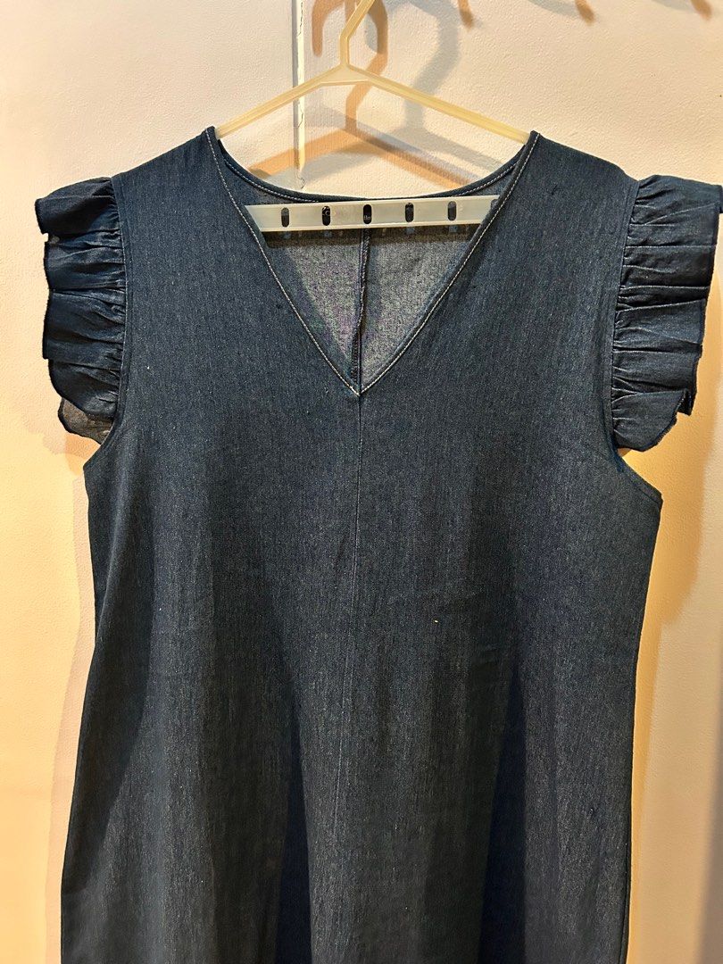Soft Denim Dress (Category: Dresses) located in Quezon City. Submitted by katcris (Listing ID 1385960344, Image 1). Description: Soft Denim Dress with white thread piping.