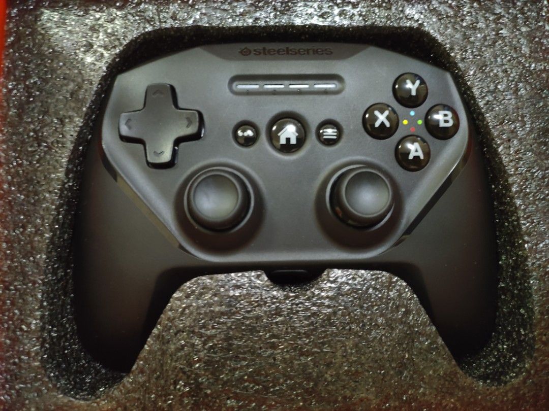 Steelseries Nimbus+ (Wireless Gaming Controller) (Category: Controllers) located in Manila. Submitted by hilariog0214116 (Listing ID 1385936597, Image 3). Description: SteelSeries Nimbus+ Wireless Controller Used once Compatibility: Iphone, Ipad, Ipod, and Mac Connectivity: Apple Wireless (iAP2) Range: 12m / 40ft Buttons: Tactile D-pad Joysticks: Clickable (L3 / R3) Triggers: Hall Effect Magnetic (L2 / R2) Battery Life: 50+ hours Charging Connect