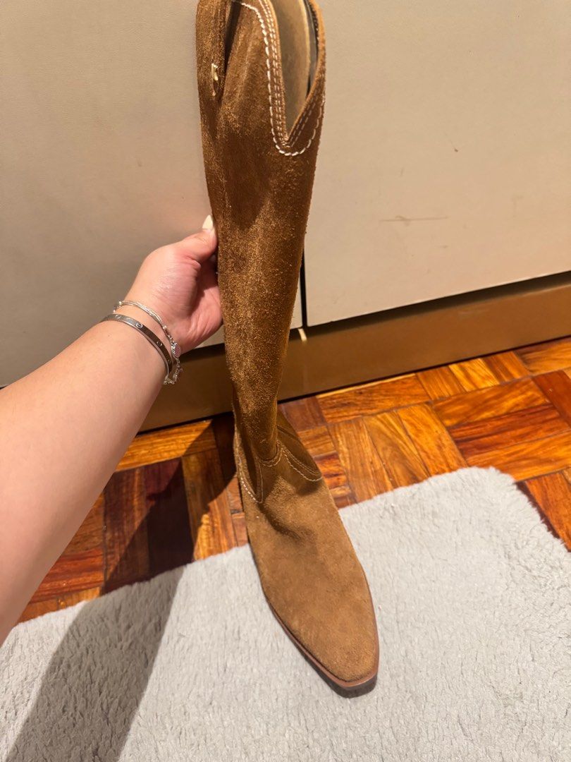 Suede Michael Kors Boots (Category: Boots) located in Pasig City. Submitted by checkingoutcloset (Listing ID 1385861456, Image 3). Description: .