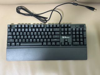 (Category: ) located in . Submitted by estherlchng (Listing ID 1385940882, Image 1). Description: .