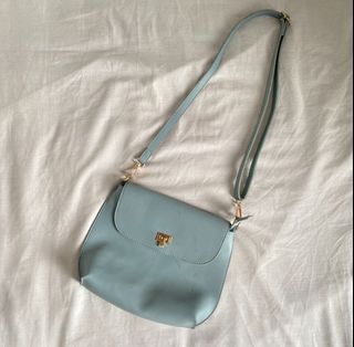 (Kategori: ) berada di . Dikirim oleh fashionshop1 (ID iklan 1385877469, Gambar 1). Deskripsi: .