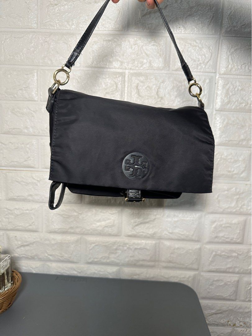 Tory Burch Tilda Top Handle Nylon Kili Bag (Category: Luxury Bags & Wallets) located in Lipa City. Submitted by shinvrrfinds.3030 (Listing ID 1385944372, Image 1). Description: With issue sa handle No crossbody strap.