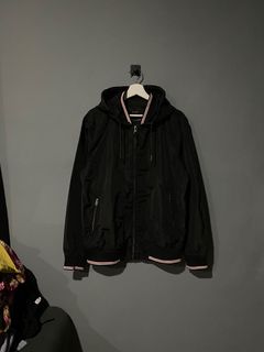(Kategori: ) berada di . Dikirim oleh personal_wardrobe.ale (ID iklan 1385939069, Gambar 1). Deskripsi: .