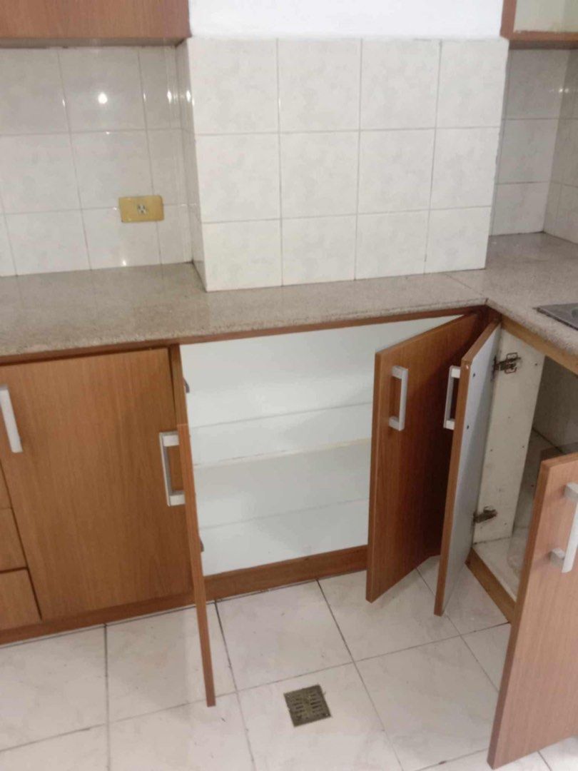 40 SQM PRINCE JOHN CONDOMINIUM (Category: Apartments & Condos) located in Quezon City. Submitted by studioandstylebysoph (Listing ID 1386062769, Image 3). Description: Condo for Rent - Studio Type (provision for 1-2 BR) - 40 sqm - With Balcony Nearby areas: - Gateway 1 and 2 mall, Alimall, SM and Farmers - Cubao Terminal - JCSGO school, 15th avenue elementary school and Juan Sumulong - Hospital: WCC, Quirino Memorial Medical Center LOCATION: Prin
