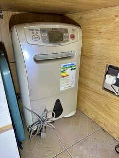 （分類：）位於 。 由 kalor2 提交（商品編號 1386083547，圖片 1）。簡介： 。