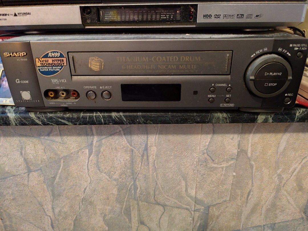 中古二手聲寶錄影機 sharp R99 試過著機 （分類：其他音響配件及設備）位於 Hong Kong。 由 bmwm399 提交（商品編號 1386023821，圖片 1）。簡介： 中古二手聲寶錄影機 sharp R99。