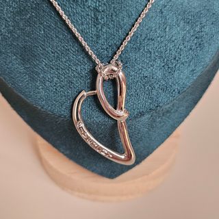 (Category: ) located in . Submitted by s.luxuryfinds (Listing ID 1386117959, Image 1). Description: .