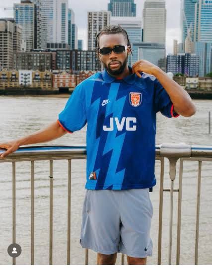 Arsenal 95-96 Away Retro Jersey (Category: Tshirts & Polo Shirts ) located in Quezon City. Submitted by huerator (Listing ID 1386167314, Image 2). Description: Arsenal 95-96 Away Retro Jersey (Bootleg) - ₱900 - Size XXL - Brand New; off/legit.