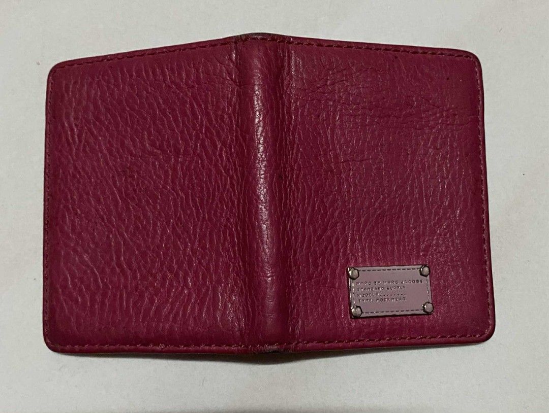 Auth MARC BY MARC JACOBS CARD WALLET (Category: Luxury Bags & Wallets) located in Manila. Submitted by gutierrez23265 (Listing ID 1386059829, Image 3). Description: auth marc by marc jacobs card wallet genuine leather pls check all photos details before magmine no return no exchange payment first add sf no cop or cod payment fixxxx priceee passss sa mga baaarrraaattt balik bili sale today only ‼️ sa makakapagpay lang agad.